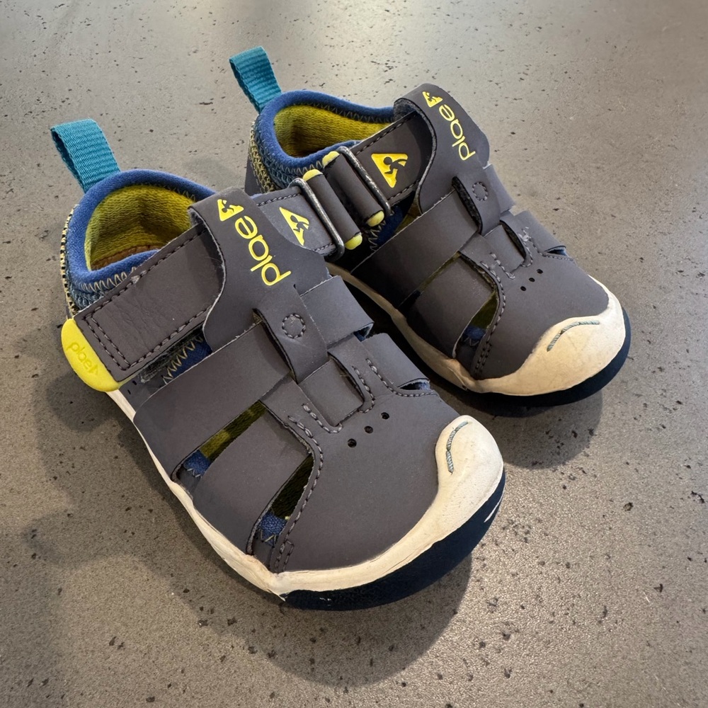 Toddler Closed-Toe Sandals - Gray with Yellow Accents